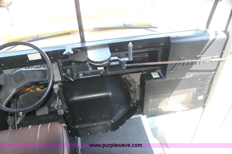 image for item AJ9317 1997 International 3800 school bus