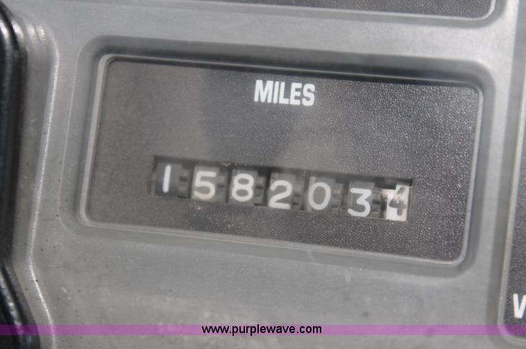 image for item AJ9317 1997 International 3800 school bus