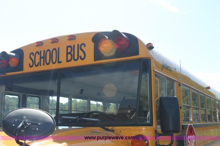 image for item AJ9317 1997 International 3800 school bus