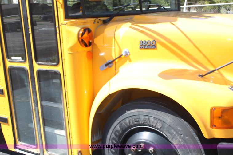 image for item AJ9317 1997 International 3800 school bus