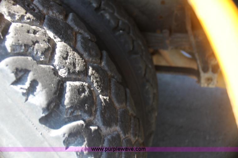 image for item AJ9317 1997 International 3800 school bus