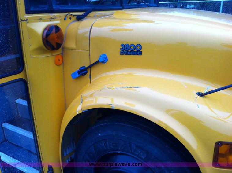 image for item AJ9317 1997 International 3800 school bus
