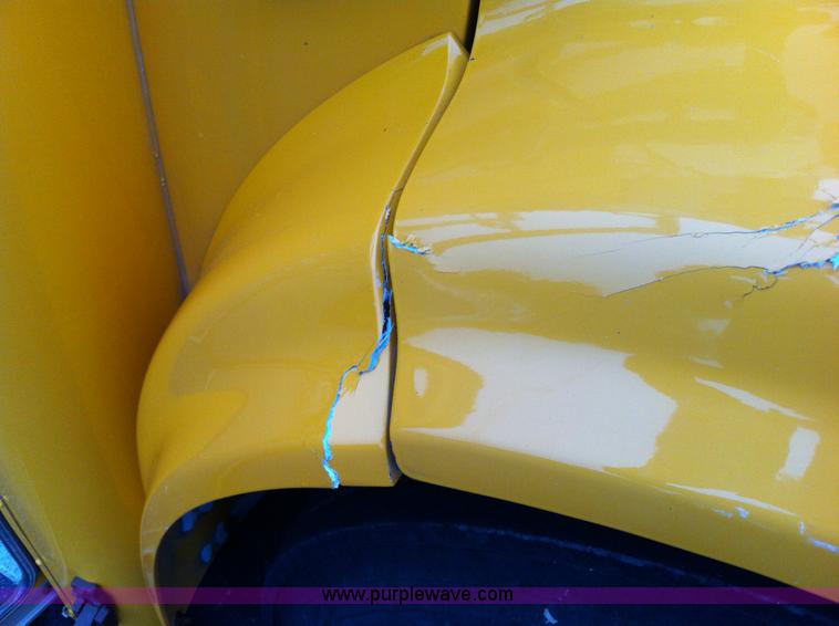 image for item AJ9317 1997 International 3800 school bus