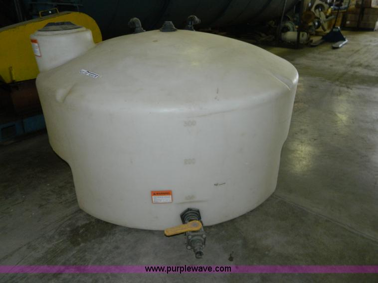 image for item AQ9421 425 gallon poly tank