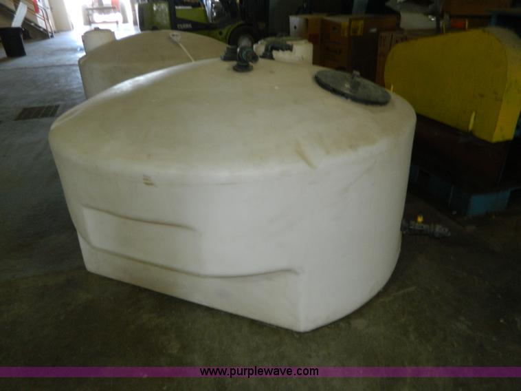image for item AQ9421 425 gallon poly tank