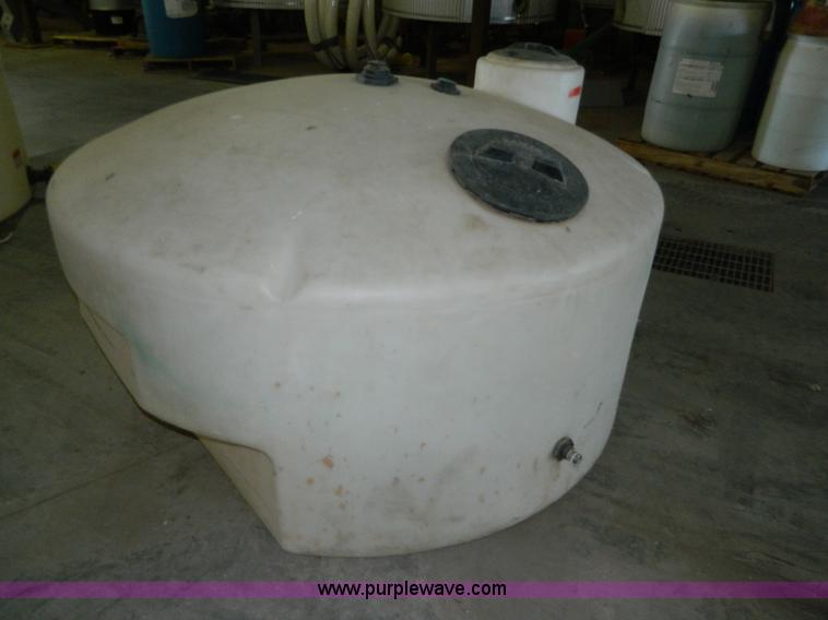 image for item AQ9422 425 gallon poly tank