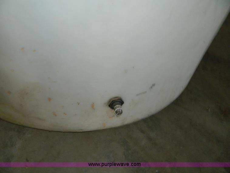 image for item AQ9422 425 gallon poly tank