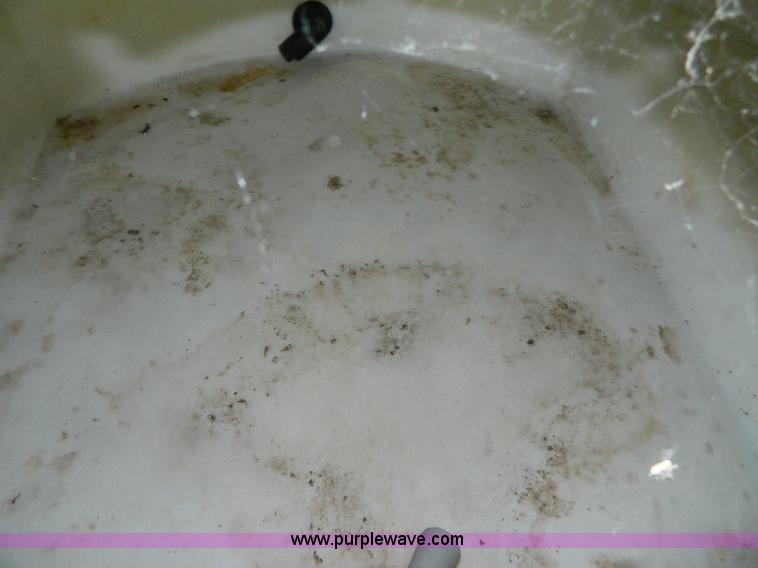 image for item AQ9422 425 gallon poly tank