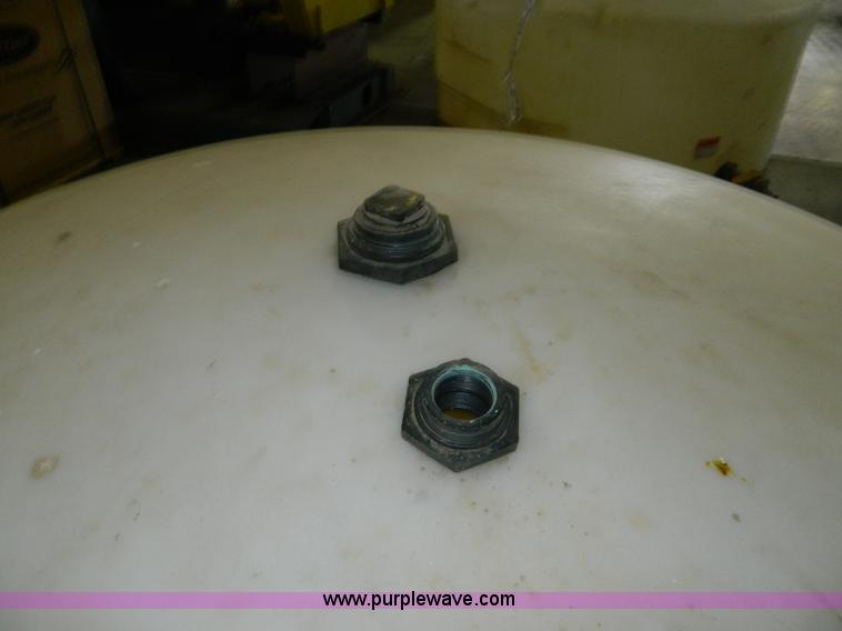 image for item AQ9422 425 gallon poly tank