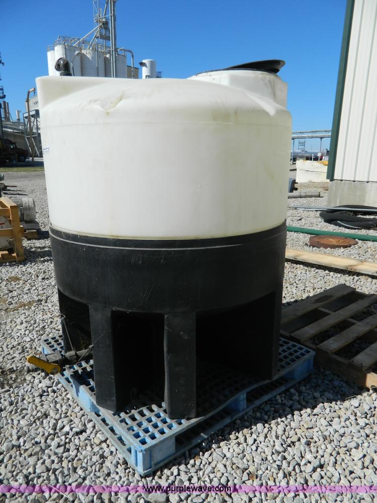 image for item AQ9423 300 gallon vertical poly tank