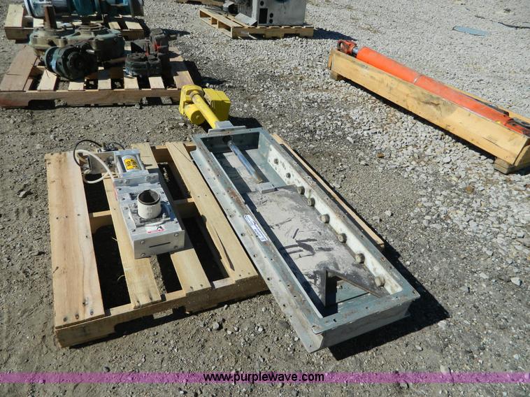 image for item AQ9427 Andco and Salina Vortex acuvation enclosures