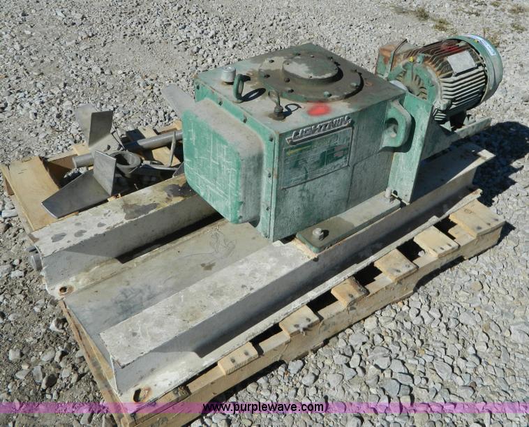image for item AQ9430 Siemans 5 HP motor
