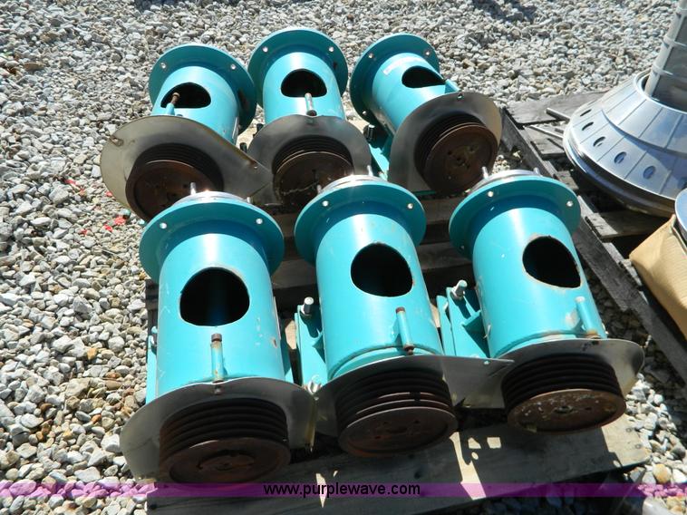 image for item AQ9431 (6) pumps