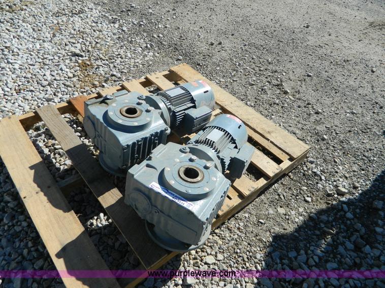 image for item AQ9434 (2) motor drive gear boxes