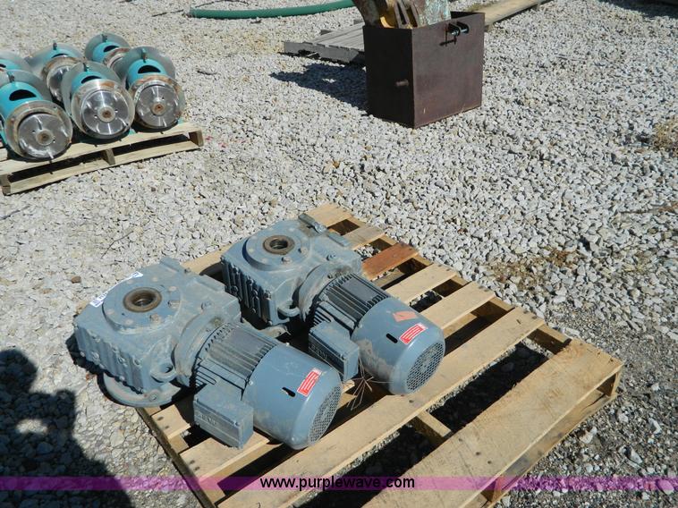image for item AQ9434 (2) motor drive gear boxes