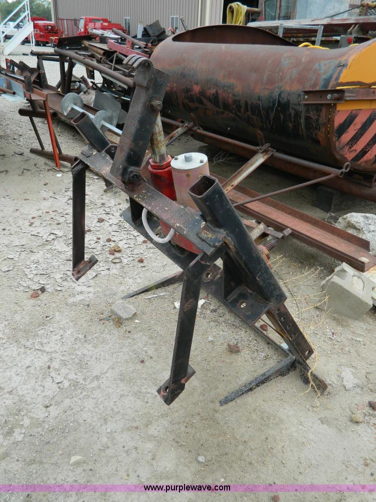 image for item AQ9450 Western snow plow lift mount