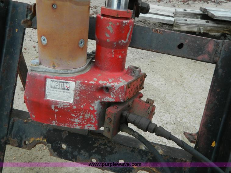 image for item AQ9450 Western snow plow lift mount