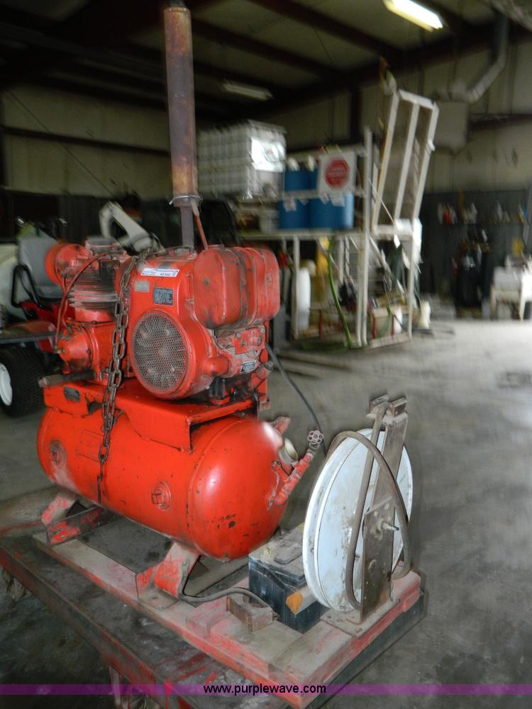 image for item AQ9452 Air compressor