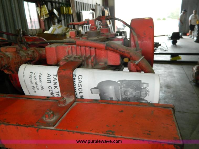 image for item AQ9452 Air compressor