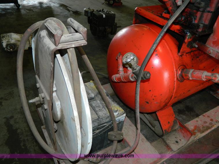 image for item AQ9452 Air compressor