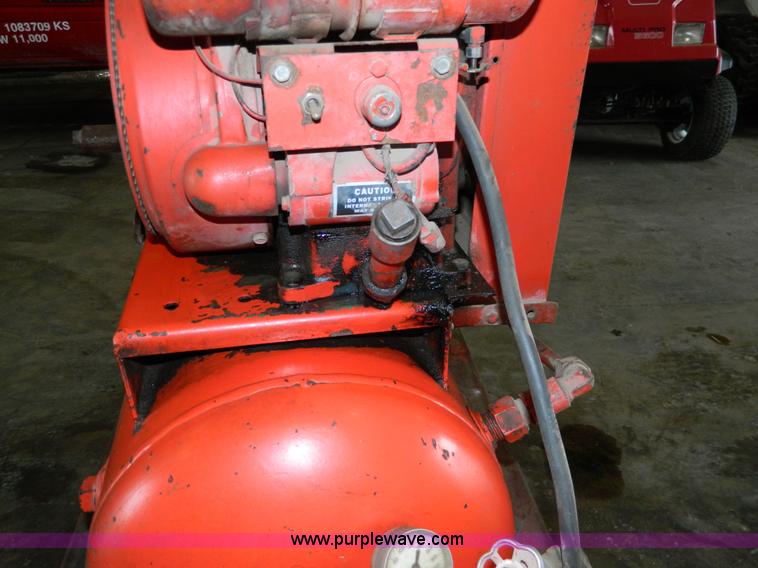image for item AQ9452 Air compressor