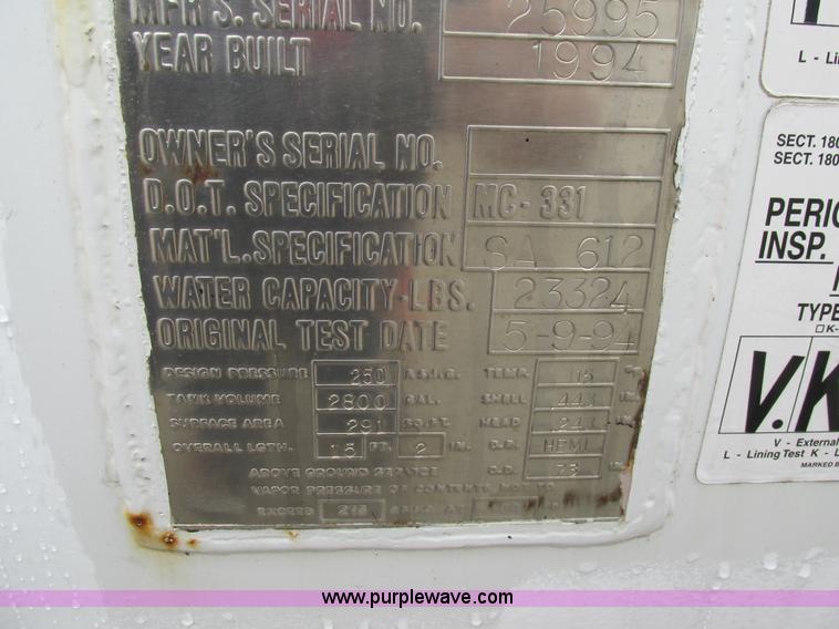 image for item AW9878 2003 Freightliner FL70 Business Class propane truck