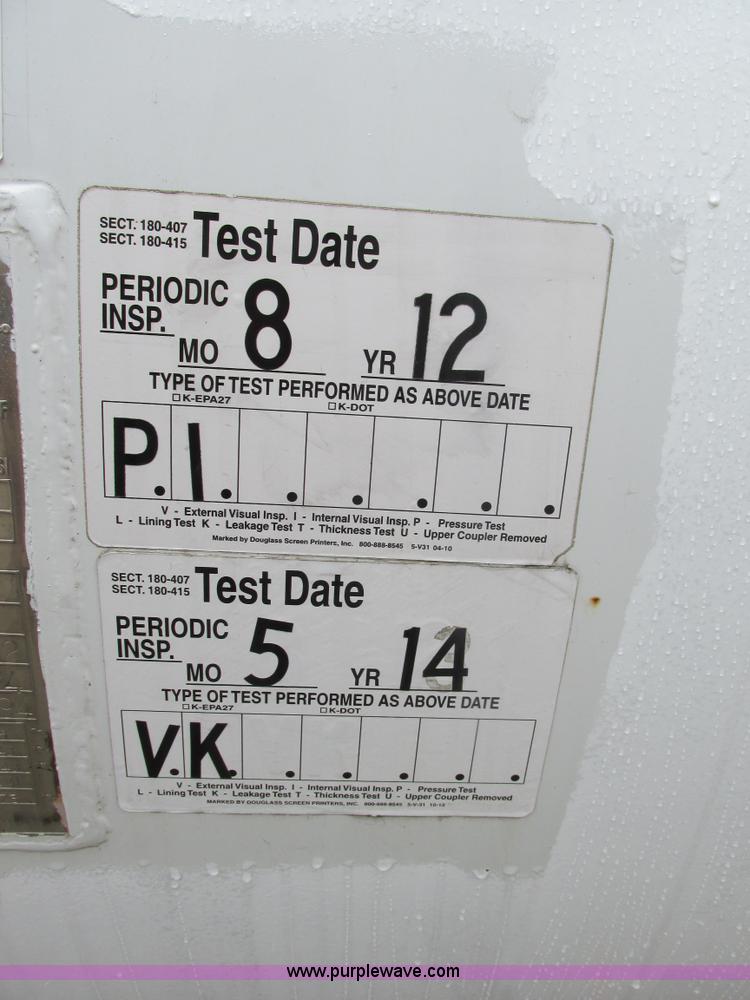 image for item AW9878 2003 Freightliner FL70 Business Class propane truck