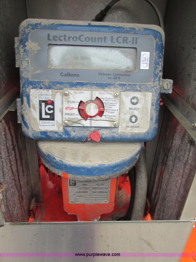 image for item AW9878 2003 Freightliner FL70 Business Class propane truck