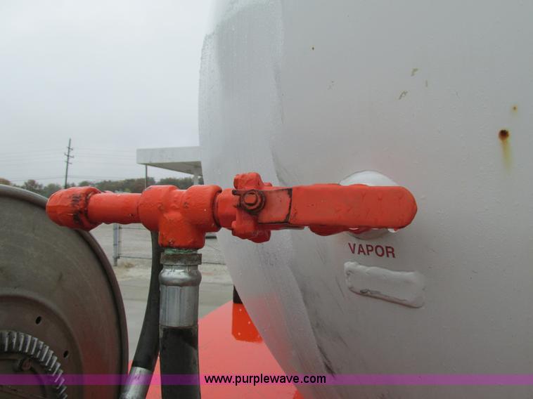 image for item AW9878 2003 Freightliner FL70 Business Class propane truck