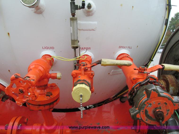 image for item AW9878 2003 Freightliner FL70 Business Class propane truck