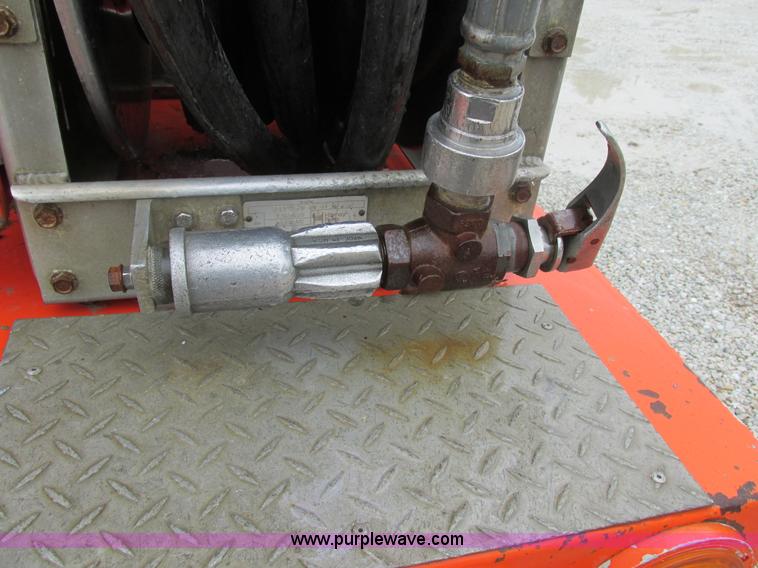 image for item AW9878 2003 Freightliner FL70 Business Class propane truck