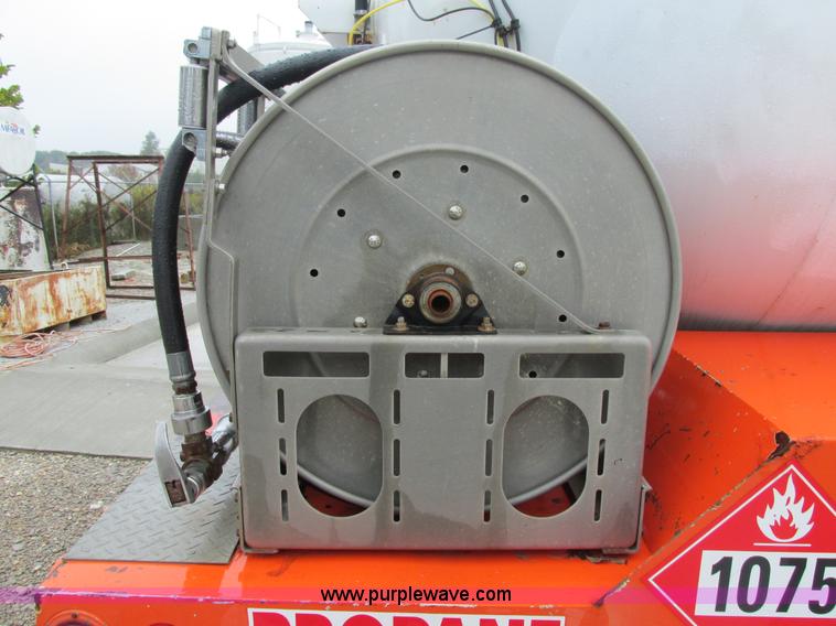 image for item AW9878 2003 Freightliner FL70 Business Class propane truck