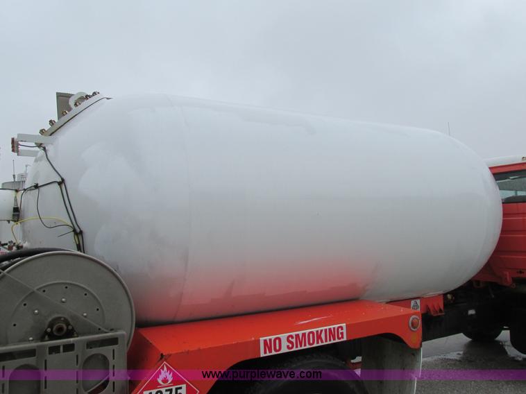 image for item AW9878 2003 Freightliner FL70 Business Class propane truck