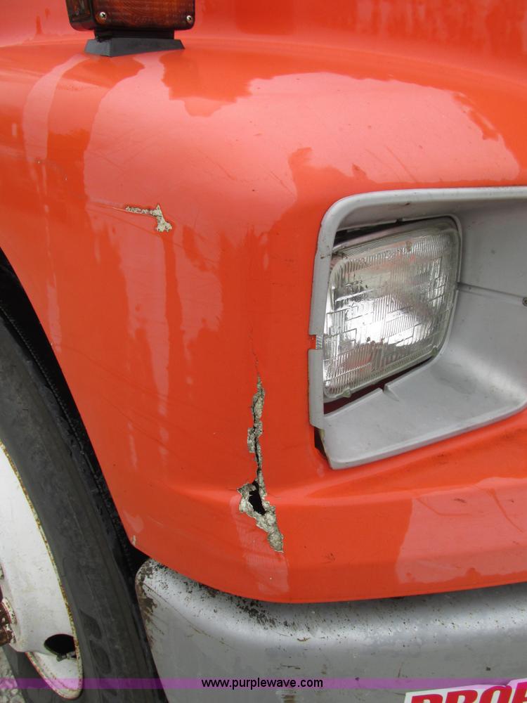 image for item AW9878 2003 Freightliner FL70 Business Class propane truck