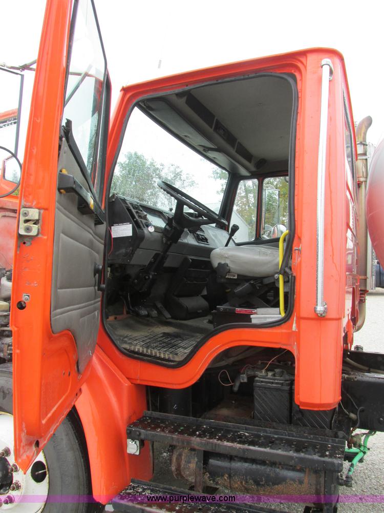 image for item AW9878 2003 Freightliner FL70 Business Class propane truck