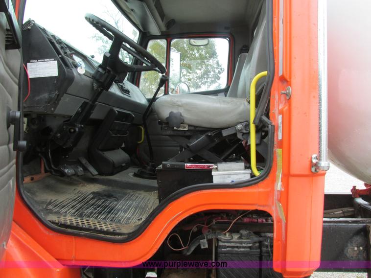 image for item AW9878 2003 Freightliner FL70 Business Class propane truck