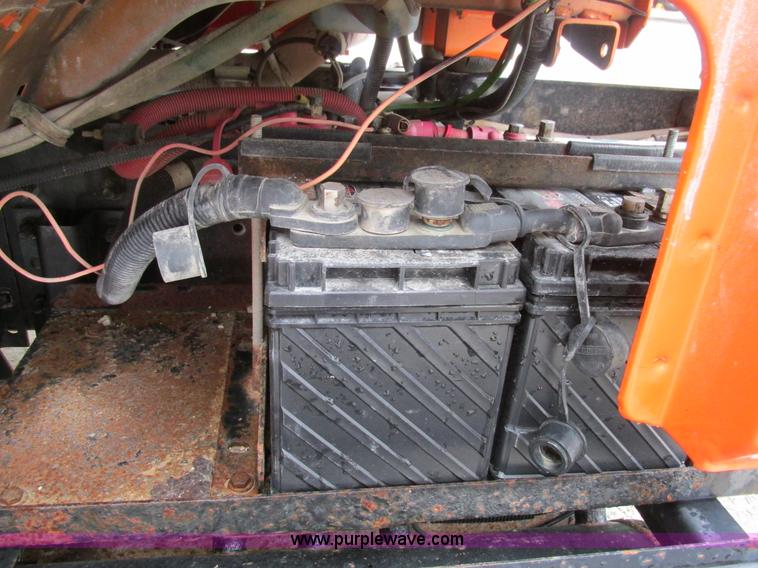 image for item AW9878 2003 Freightliner FL70 Business Class propane truck