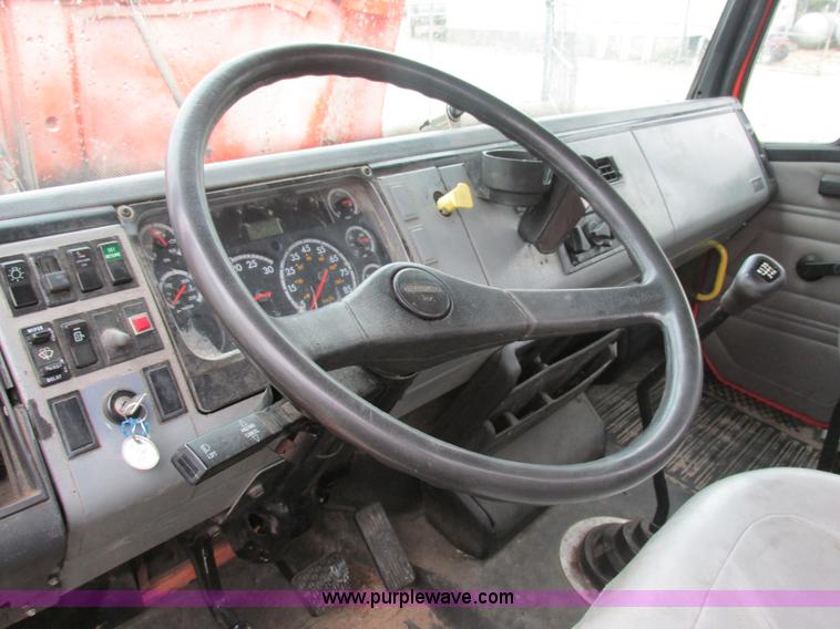 image for item AW9878 2003 Freightliner FL70 Business Class propane truck