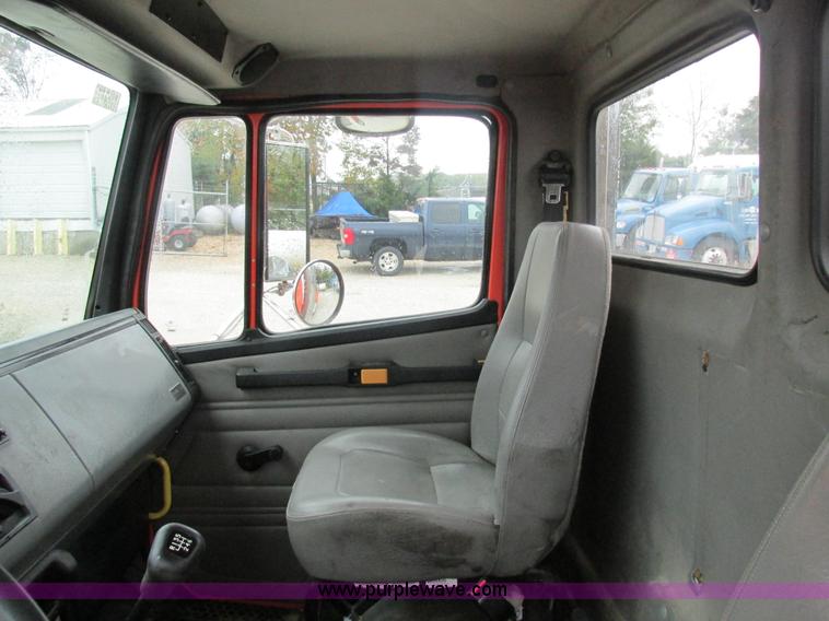 image for item AW9878 2003 Freightliner FL70 Business Class propane truck