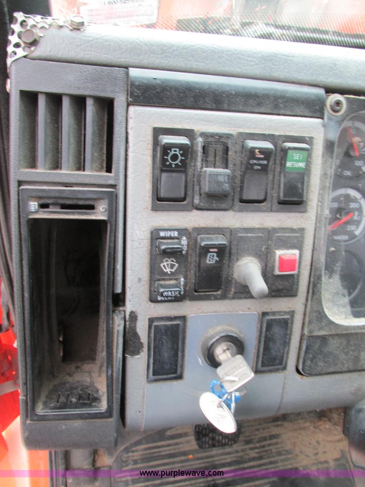 image for item AW9878 2003 Freightliner FL70 Business Class propane truck