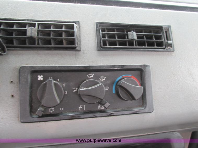 image for item AW9878 2003 Freightliner FL70 Business Class propane truck