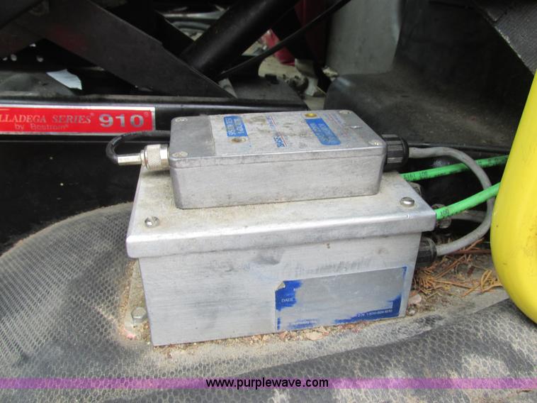 image for item AW9878 2003 Freightliner FL70 Business Class propane truck