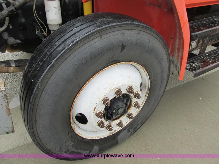 image for item AW9878 2003 Freightliner FL70 Business Class propane truck