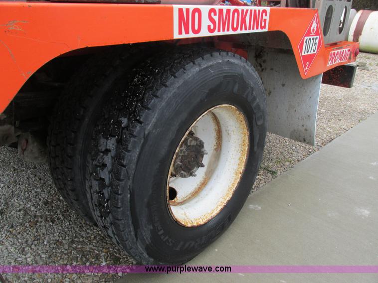 image for item AW9878 2003 Freightliner FL70 Business Class propane truck