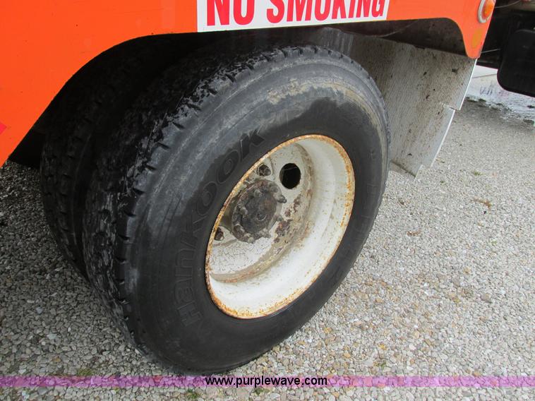 image for item AW9878 2003 Freightliner FL70 Business Class propane truck