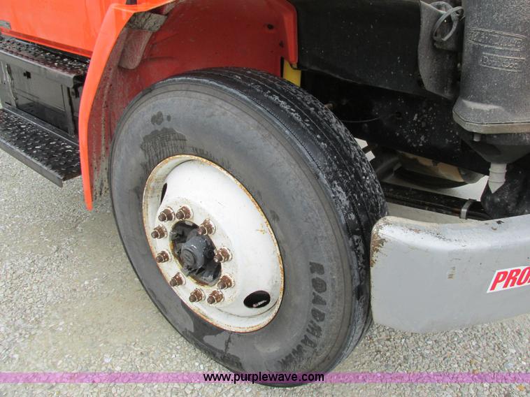 image for item AW9878 2003 Freightliner FL70 Business Class propane truck