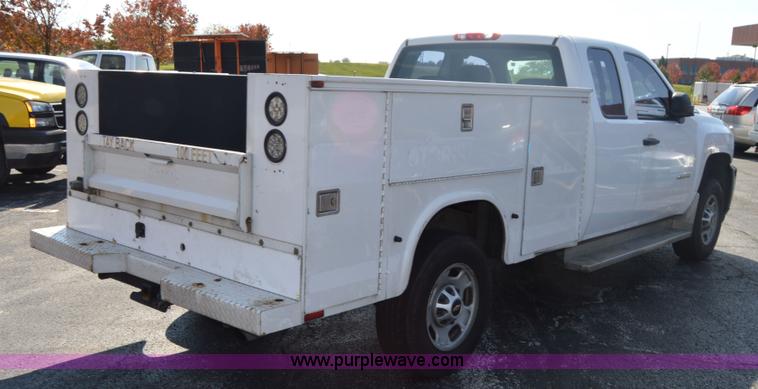 image for item AY9453 2011 Chevrolet Silverado 2500HD Ext. Cab utility truck