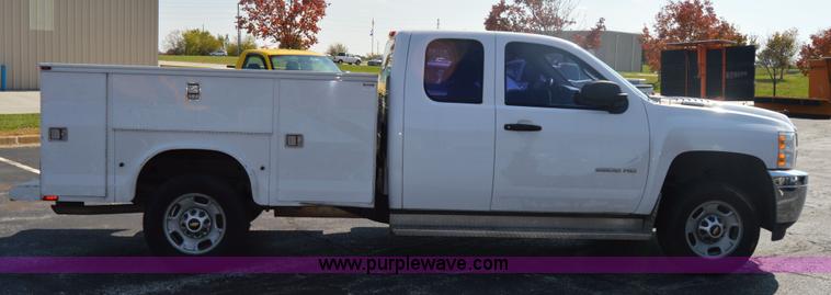 image for item AY9453 2011 Chevrolet Silverado 2500HD Ext. Cab utility truck