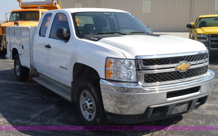 image for item AY9453 2011 Chevrolet Silverado 2500HD Ext. Cab utility truck