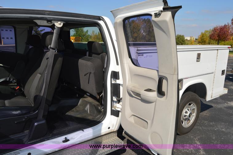 image for item AY9453 2011 Chevrolet Silverado 2500HD Ext. Cab utility truck